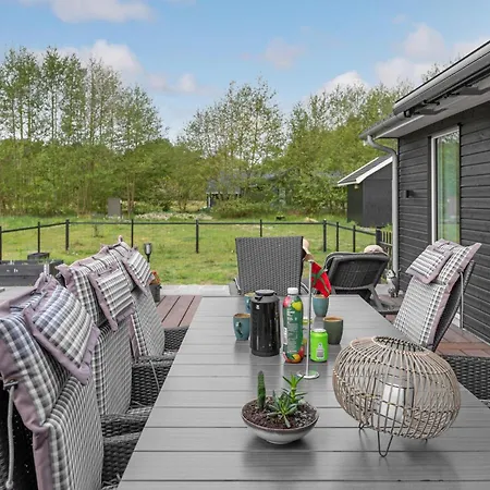 3 Bedroom Beautiful In Aakirkeby *