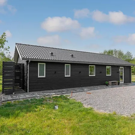 Lovely In Aakirkeby With Wifi Ferienhaus *