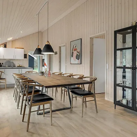 3 Bedroom Beautiful In Aakirkeby * Vester Somarken