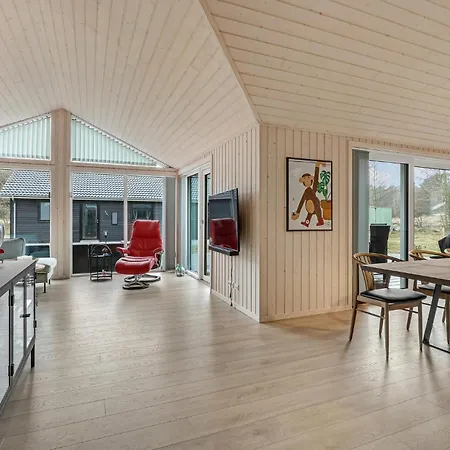 3 Bedroom Beautiful In Aakirkeby Prázdninový dům Vester Somarken