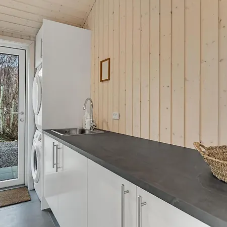 Prázdninový dům 3 Bedroom Beautiful In Aakirkeby Vester Somarken