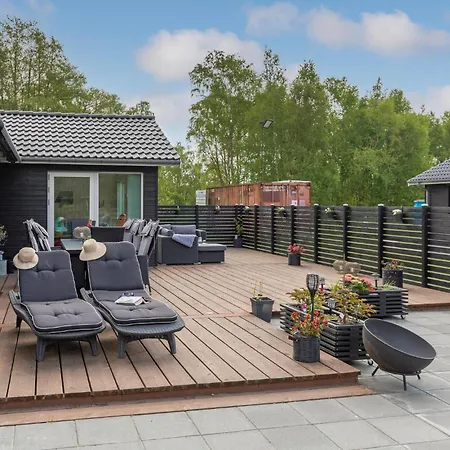 Prázdninový dům 3 Bedroom Beautiful In Aakirkeby