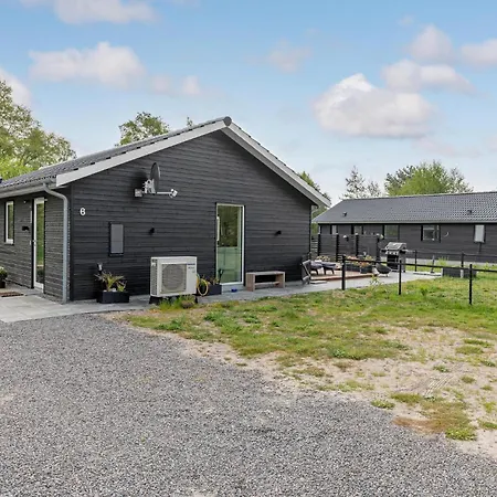 Hébergement de vacances 3 Bedroom Beautiful In Aakirkeby Vester Somarken